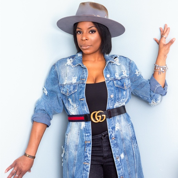 Meet your Posher - Picture 2 of 4